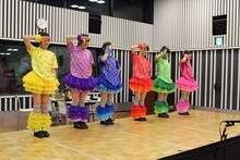 「チームしゃちほこのオールナイトニッポンR」収録スタジオで行われたライブの様子。