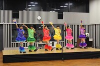 「チームしゃちほこのオールナイトニッポンR」収録スタジオで行われたライブの様子。