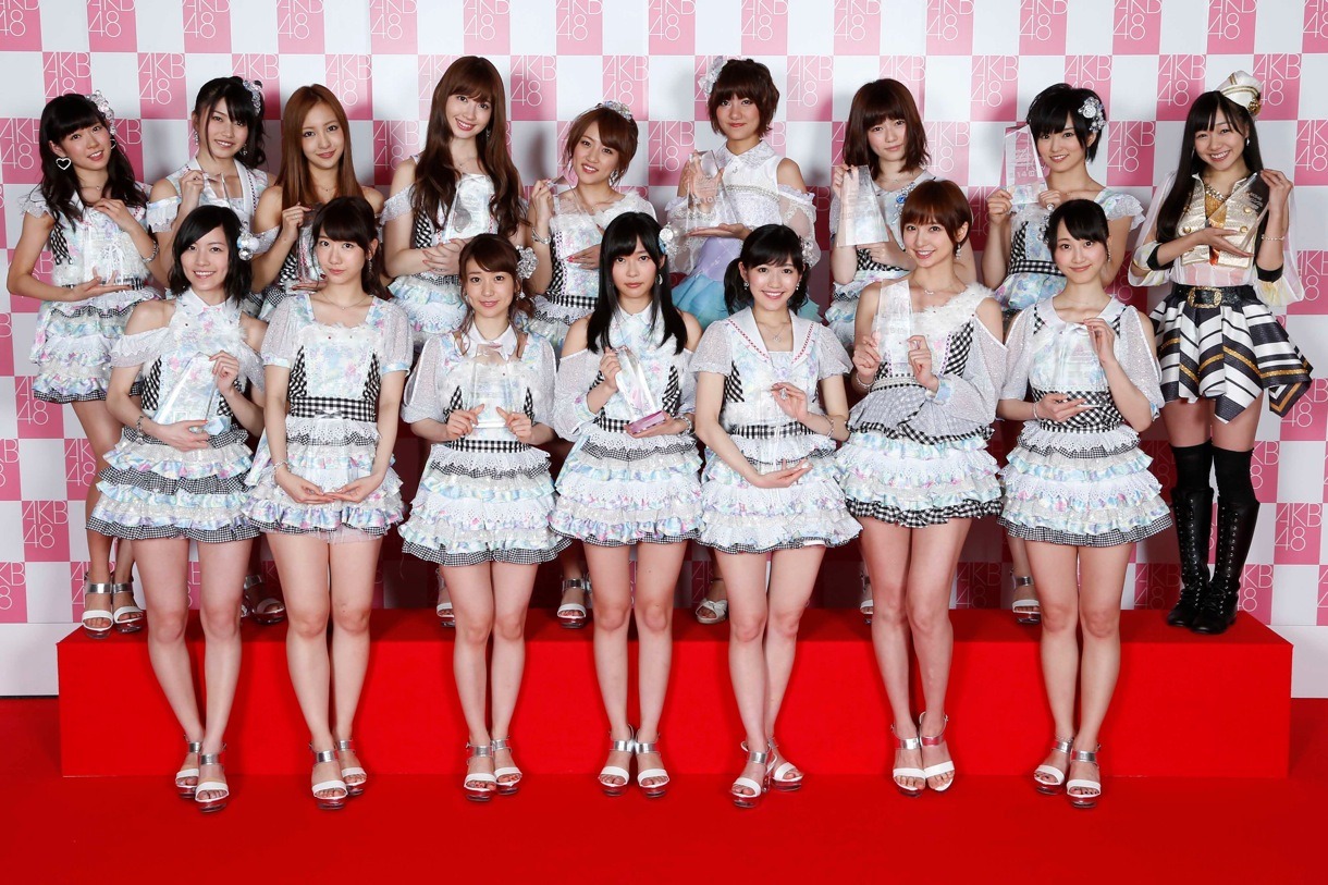 「第5回AKB48選抜総選挙」で選抜に選ばれた16人。 (c)AKS