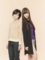 「劇場版BAD BOYS J」で映画初出演を果たす乃木坂46の生駒里奈、白石麻衣（左から）。 (c)劇場版「BAD BOYS J」製作委員会