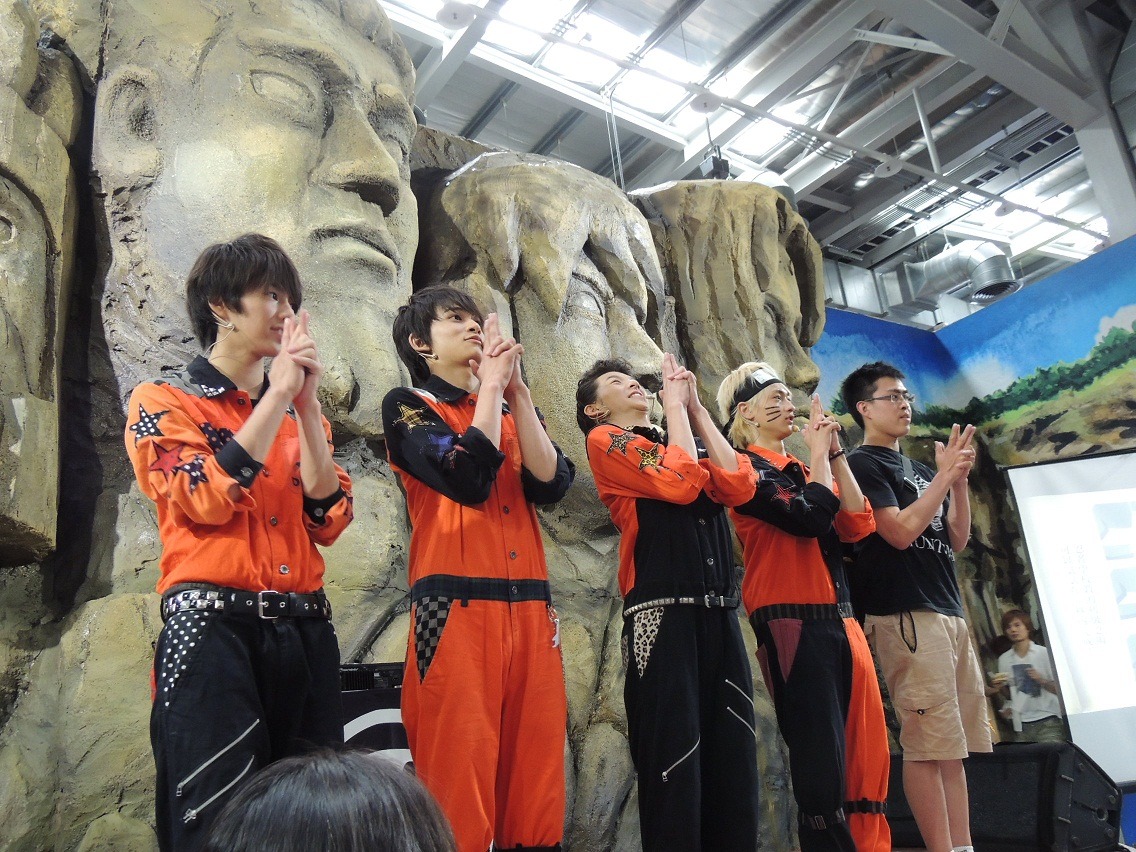 台湾で行われた「火影忍者疾風傳 全球首部展」に出演したDISH//。