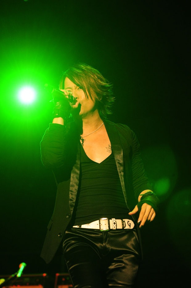 念願の台湾アリーナ公演で熱唱するTERU（Vo）。