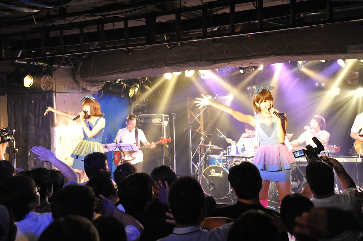 「風は吹くのか!? Vol.4 ～夢にまでみた東京は夜の七時」ステージの模様。