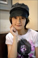 「OSAMU TEZUKA / AVEND of GOD」のキュレーターを務める手塚るみ子。