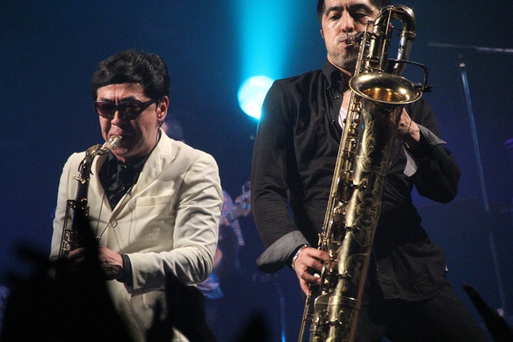 GAMO（写真左）と谷中敦（右）。（Photo by Rickey Wang）