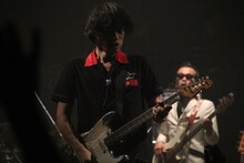 加藤隆志（写真左）と川上つよし（右）。（Photo by Rickey Wang）