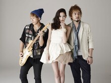 左からKenJi03、河北麻友子、SoulJa。