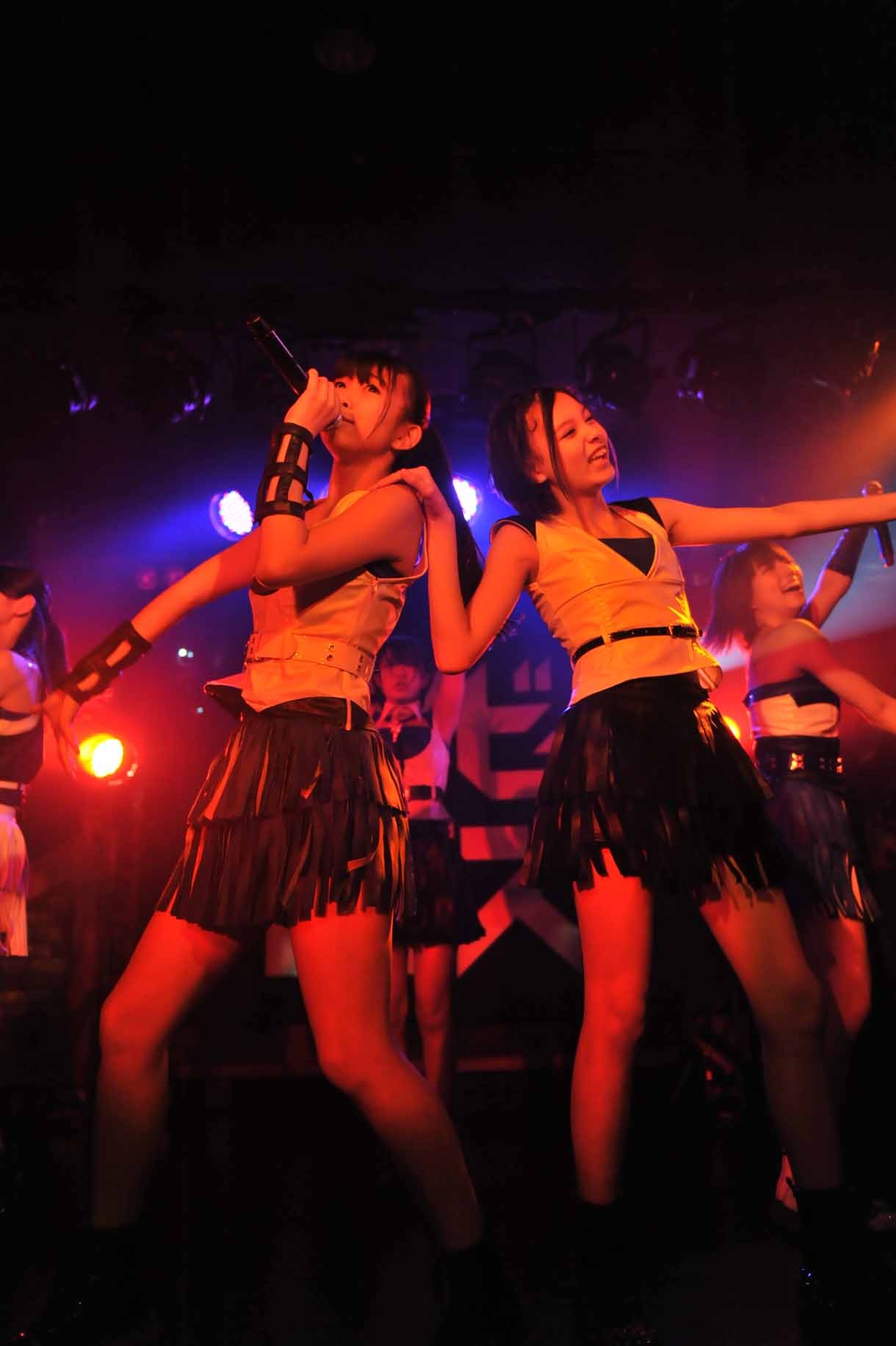 大矢梨華子と渡邊璃生。