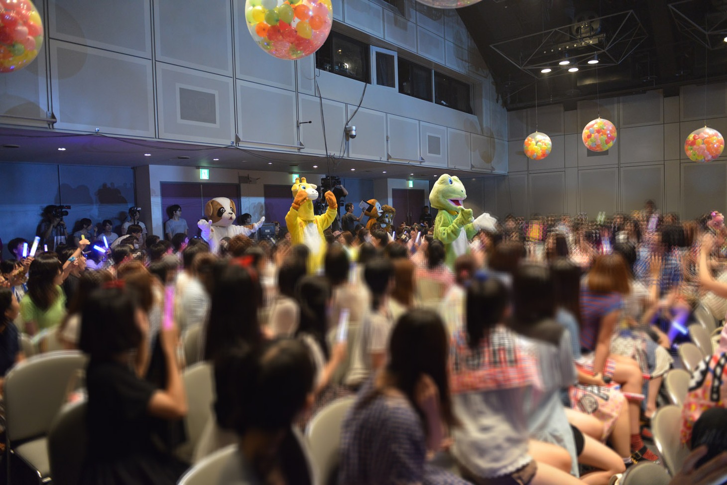 きぐるみで現れたDISH//の面々。