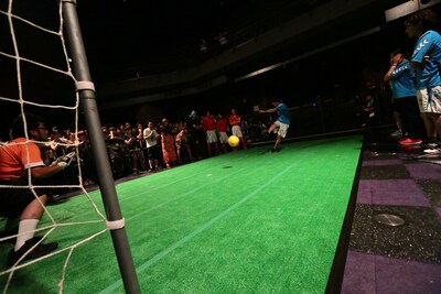 WHITE ASH×Hermann H. & The PacemakersのPK対決の模様。（撮影：柴田恵理）