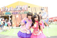 「お台場合衆国」を満喫する大黒柚姫＆安藤ゆずのゆずゆずコンビ。