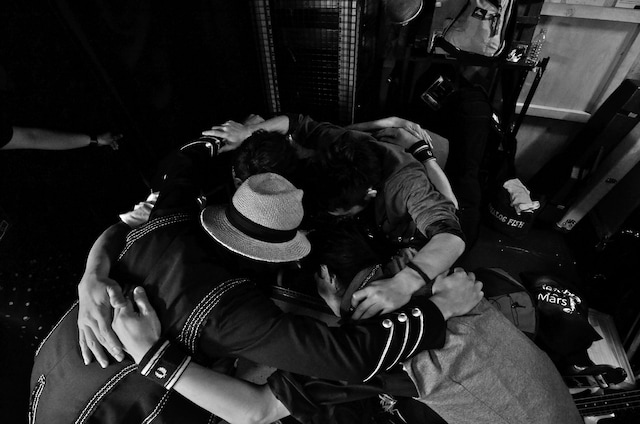 開演前のFoZZtone。（Photo by Taku Fujii）