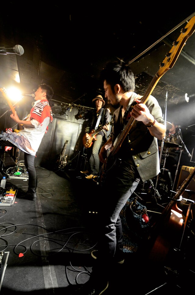 FoZZtone「REC OK!『Reach to Mars』TOUR」初日公演の模様。（Photo by Taku Fujii）