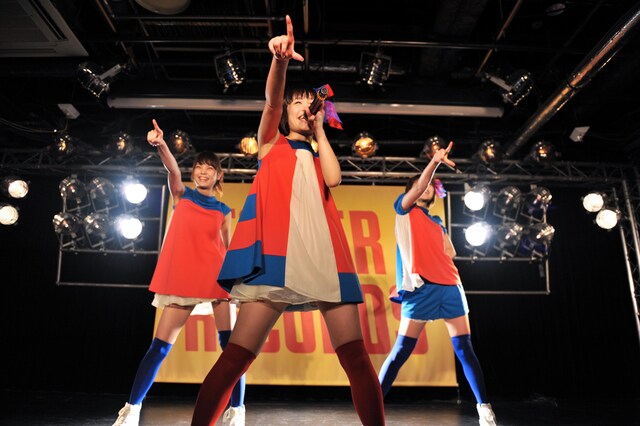 新衣装で登場したNegicco。