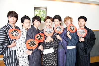 浴衣姿の超特急メンバー。