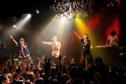 玉筋クールJ太郎のライブの様子。(撮影:西槙太一)