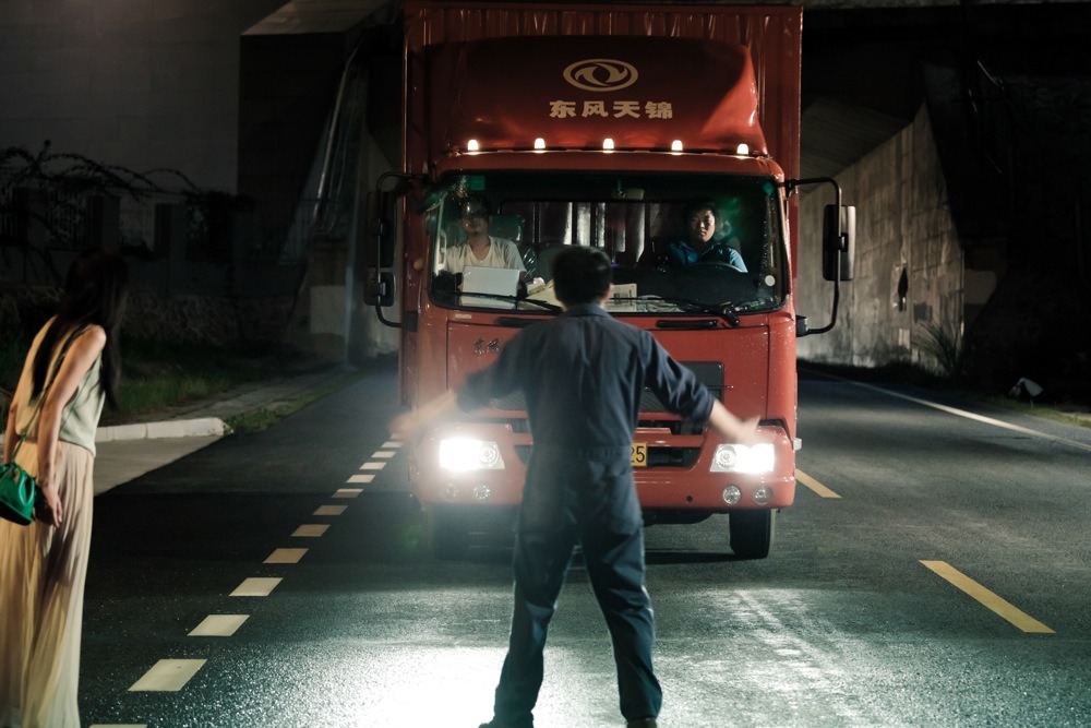 映画「101回目のプロポーズ～SAY YES～」より。伝説の名シーンもしっかりリメイクされている。(c) 2012 NCM FUJI VRPA HAM