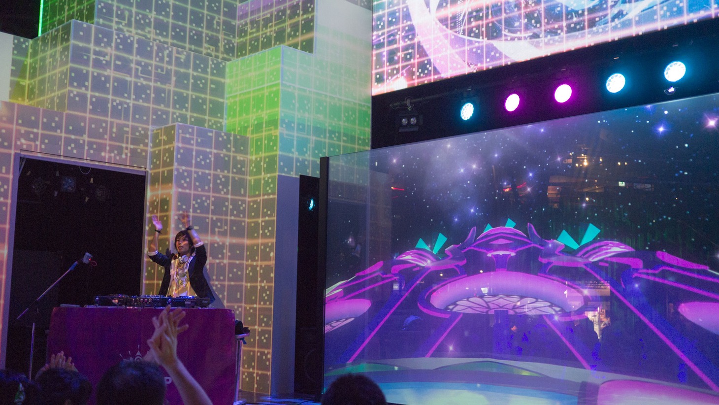 八王子P「ViViD WAVE」リリースイベントの様子。