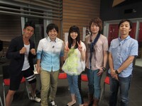 配信を終えたあとの武井壮、水野良樹、吉岡聖恵、山下穂尊、大山卓也（写真左から）。