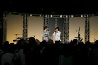 平井理央と石崎ひゅーい（写真左より）