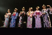 浴衣姿で登場したチームしゃちほこ。