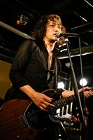 高野哲（Vo, G）（撮影：三浦麻旅子）