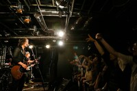 ZIGZO「『TRUE IMPULSE』完全再現ライブ＋なんと握手会（笑）」の様子。（撮影：三浦麻旅子）