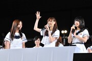 川村真洋、西野七瀬、樋口日奈（左から）