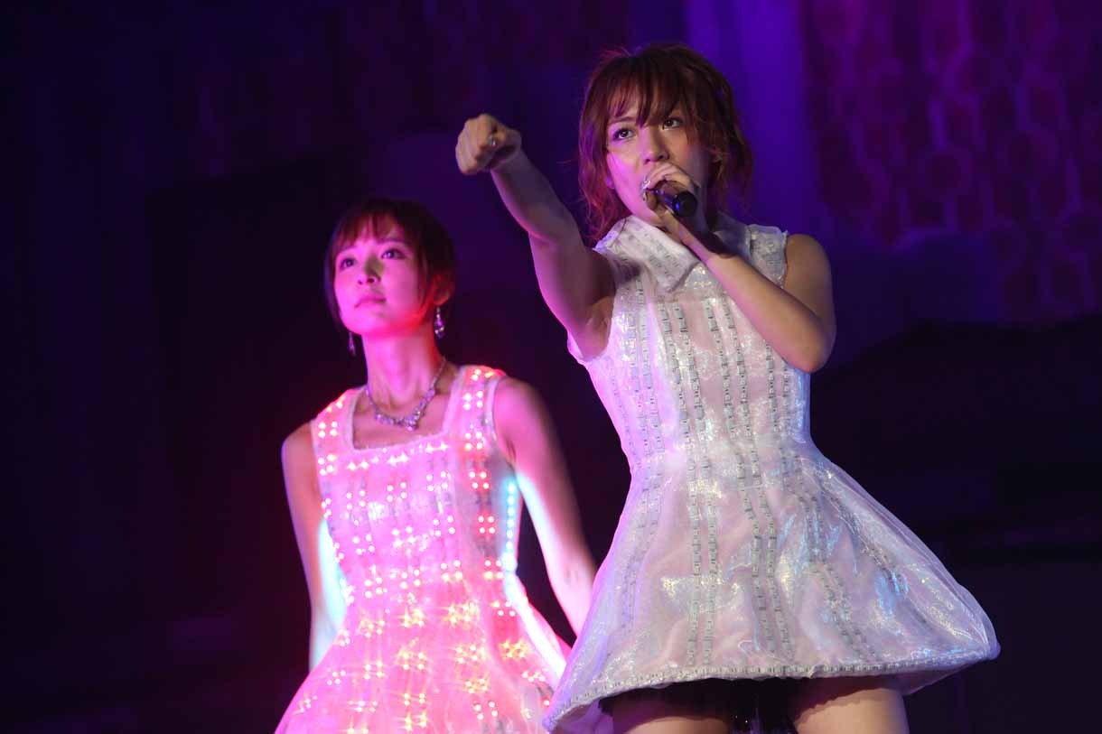 「Pioneer」を歌唱する高橋みなみ。 (c)AKS