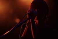 TK（Vo, G）（撮影：河本悠貴）