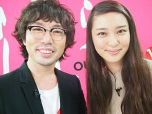 トーク収録後の高橋優（写真左）と武井咲（右）。