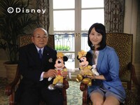 番組中、松井玲奈はオリエンタルランド会長の加賀見俊夫にインタビューをする。