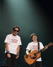 「KOBUKURO LIVE TOUR 2013 “One Song From Two Hearts”」大阪・京セラドーム大阪公演の様子。