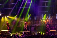 「VAMPS LIVE 2013」の様子。（撮影：田中和子）