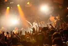 bomi「ワンダフォーに踊れ2013」ライブの様子。