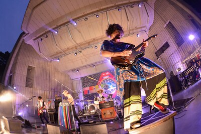 the telephones「野音 DE DISCO!!!」の様子。（撮影：古溪一道）