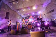 the telephones「野音 DE DISCO!!!」の様子。（撮影：古溪一道）