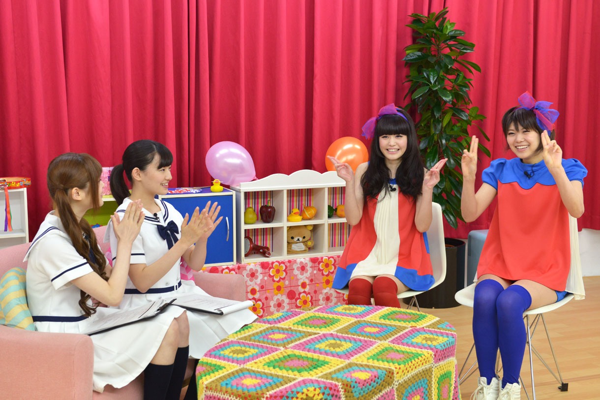 「生のアイドルが好き」番組の様子。