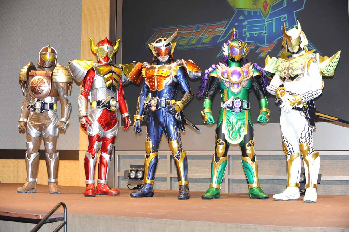 今週の人気の画像7位は「湘南乃風『仮面ライダー鎧武』で“鎧武乃風”に変身！」より、「仮面ライダー鎧武」登場ライダーたち。 (c)2013 石森プロ・テレビ朝日・ADK・東映