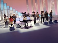 いきものがかり×槇原敬之×藤井フミヤ×RAG FAIR「世界に一つだけの花」の収録の様子。