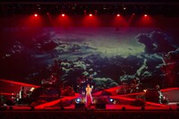 「柴田淳 CONCERT TOUR 2013 月夜PARTY vol.4」東京・Bunkamuraオーチャードホール公演の様子。