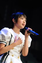 大胆にイメチェンした柏木ひなた。