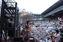 「エビ中 夏のファミリー遠足 略してファミえん in 河口湖2013」の様子。