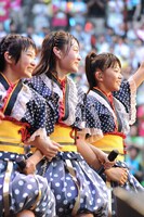 左から柏木ひなた、杏野なつ、星名美怜。