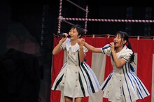 安本彩花（写真左）と瑞季（右）。