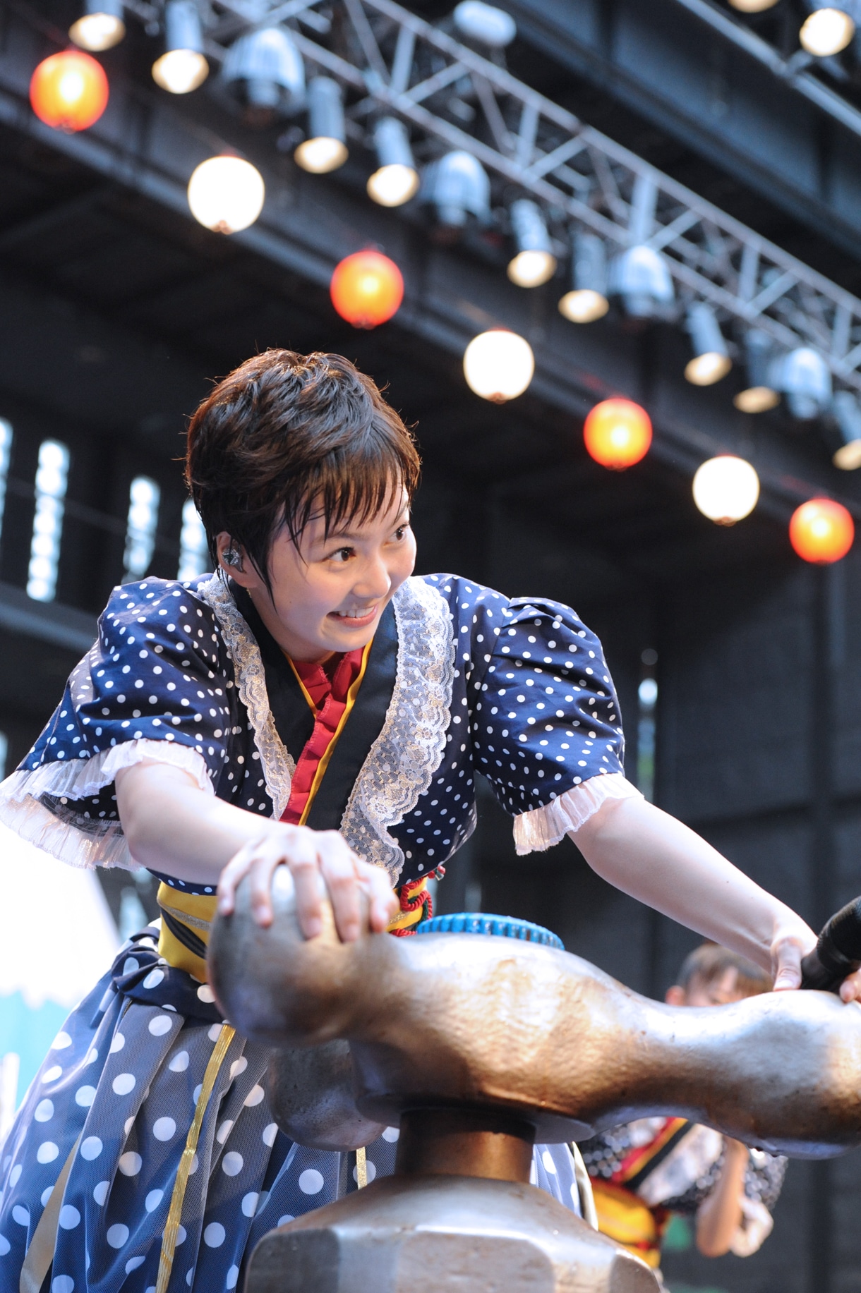 安本彩花