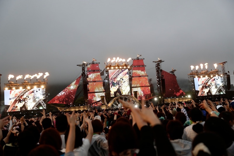 「GLORIOUS MILLION DOLLAR NIGHT VOL.1」初日公演の様子。