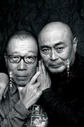 咲坂守（写真左）と畠山桃内（右）。 (c)「TV Bros」2011年4月16日号