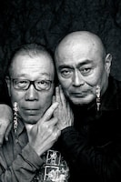 咲坂守（写真左）と畠山桃内（右）。 (c)「TV Bros」2011年4月16日号