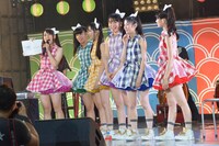 「チームしゃちほこサマーフェスティバル～スクランブる!? 野音ライブSP～略して“しゃちサマ♪”」の模様。